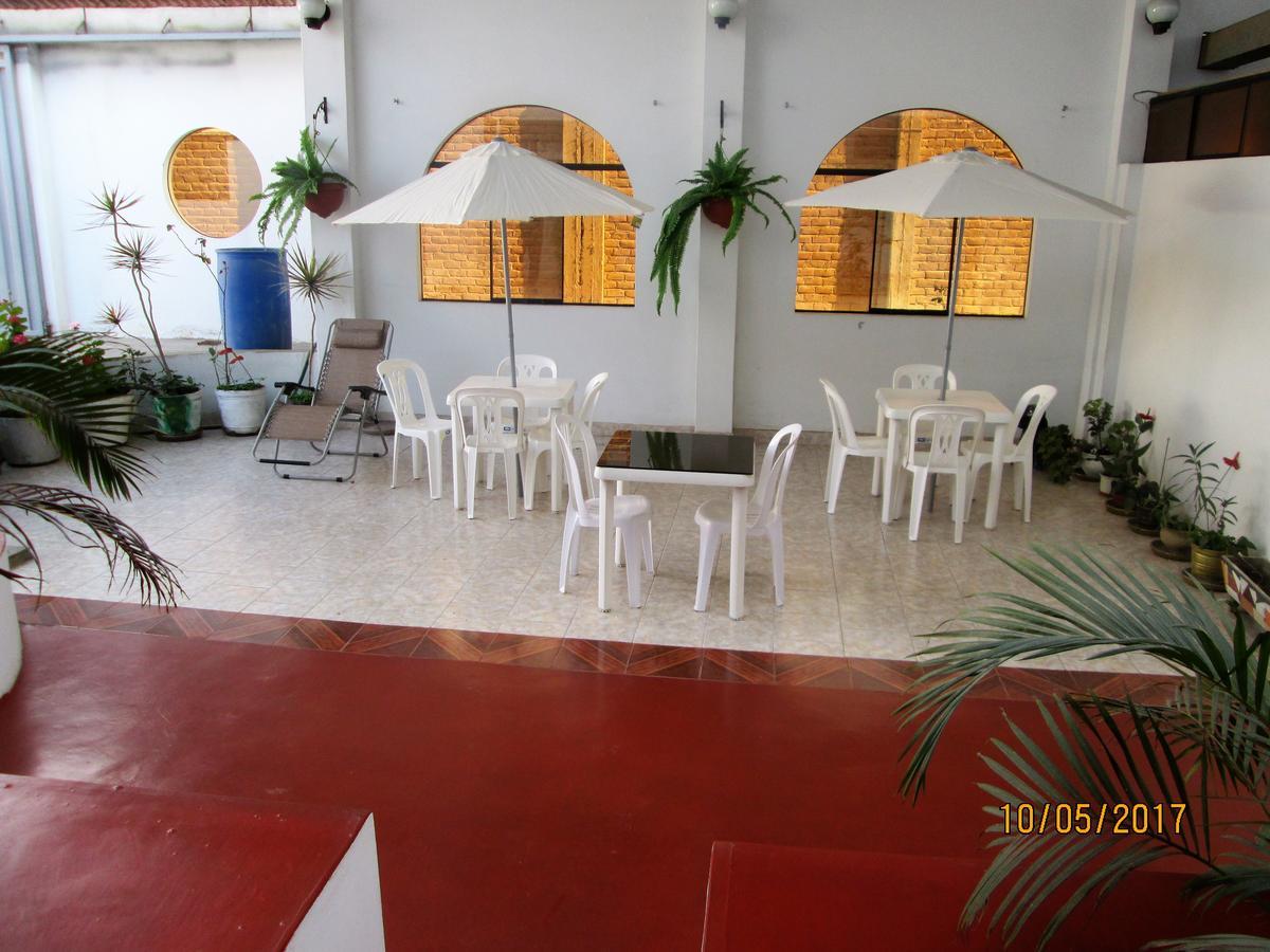 Hostal Caprichos Huacho Εξωτερικό φωτογραφία