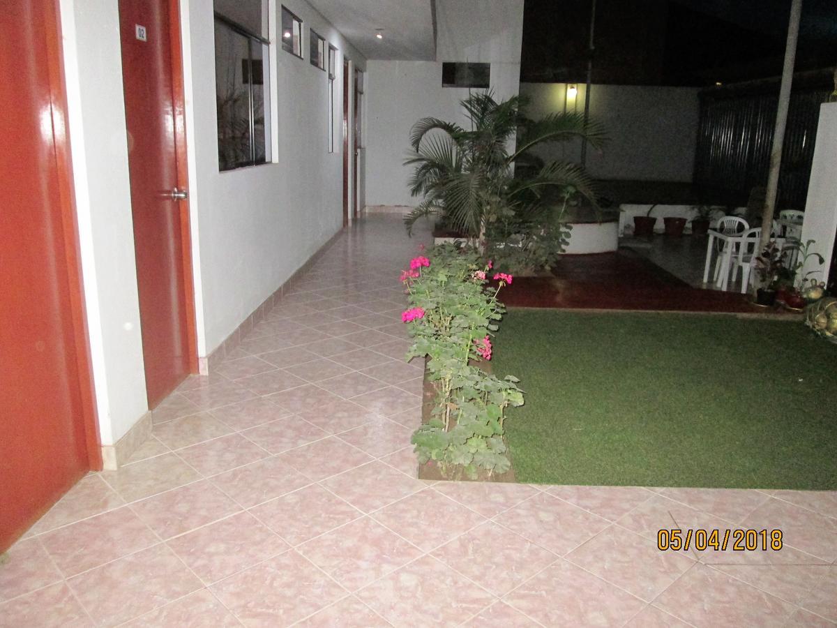 Hostal Caprichos Huacho Εξωτερικό φωτογραφία