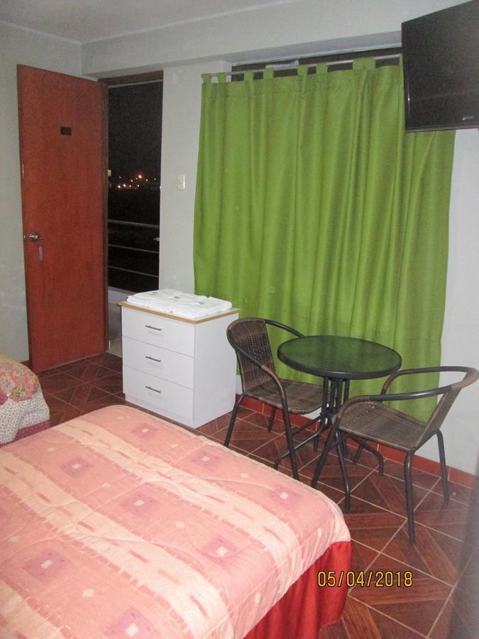 Hostal Caprichos Huacho Εξωτερικό φωτογραφία
