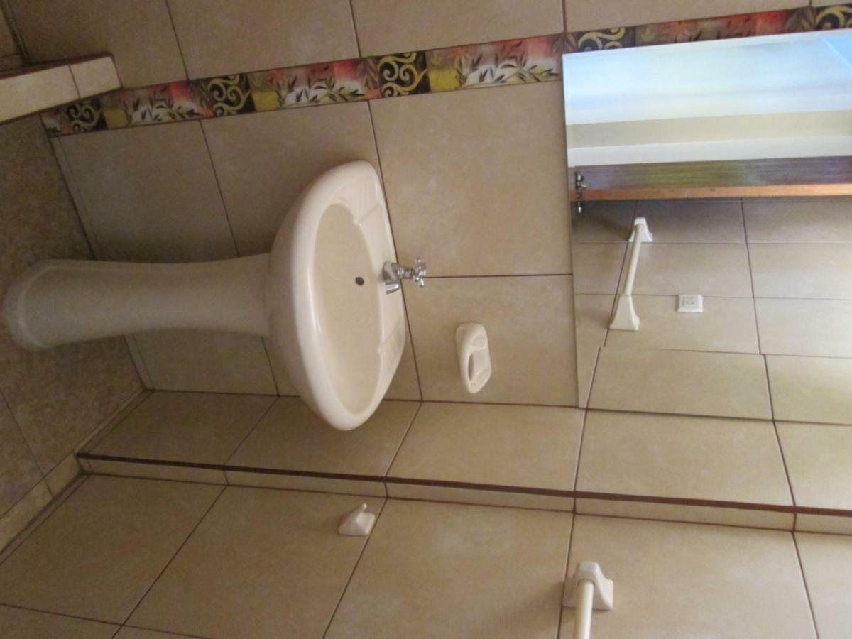 Hostal Caprichos Huacho Εξωτερικό φωτογραφία